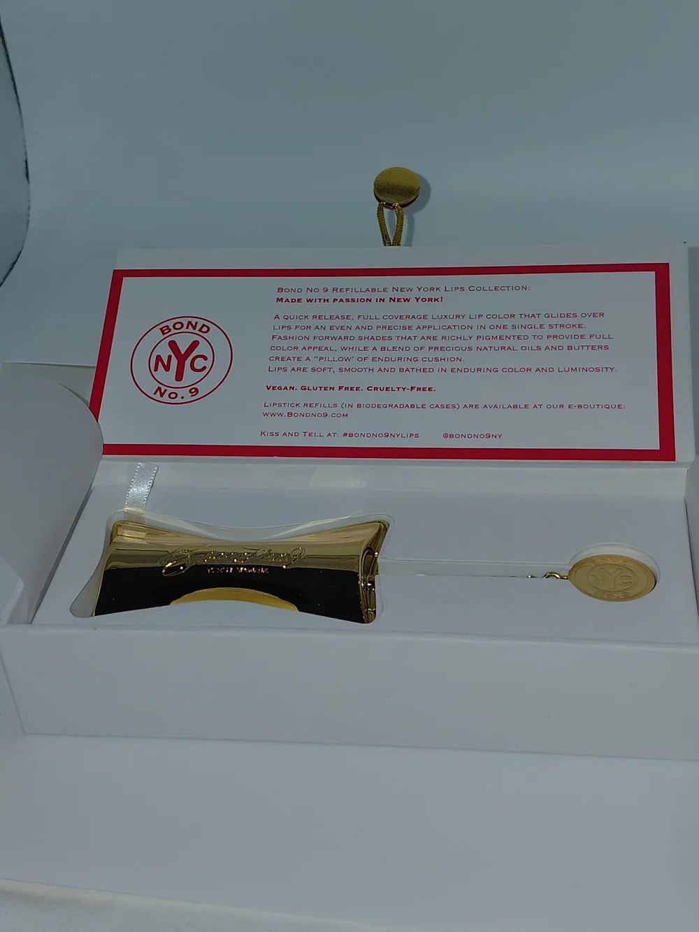 Bond No. 9 Lips Gift Box - White Refillable Case Color Central Park